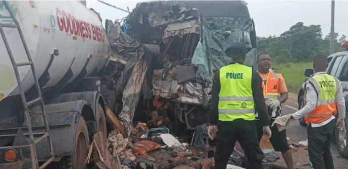 15 feared dead, 25 seriously injured after an Accra-bound Yutong bus collides with fuel tanker